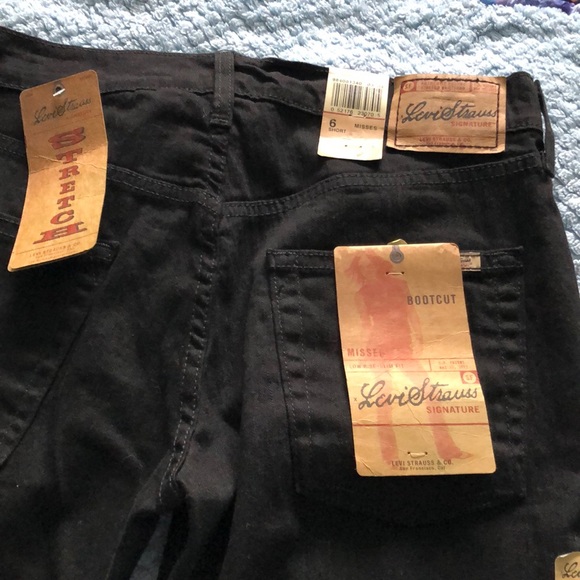 Levi’s womens Bootcut Jeans - Picture 2 of 8